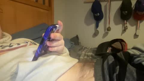 Snapshot of twinkmikexxx12 chatting on February 5, 10:44 pm mike online show from February 5, 10:44 pm