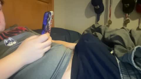 Snapshot of twinkmikexxx12 chatting on February 16, 4:31 am mike online show from February 16, 4:31 am