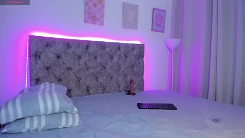 twinksboys_23 online show from April 15, 7:32 pm