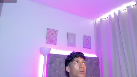 twinksboys_23 online show from April 22, 4:52 pm