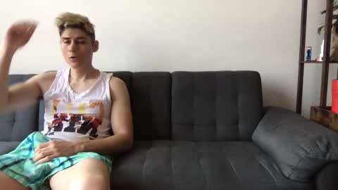 Derrick online show from November 19, 5:46 pm