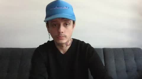 Derrick online show from April 5, 4:37 pm