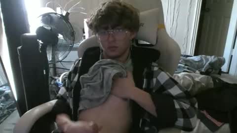 Snapshot of twinktools chatting on January 5, 6:44 pm shytwink online show from January 5, 6:44 pm