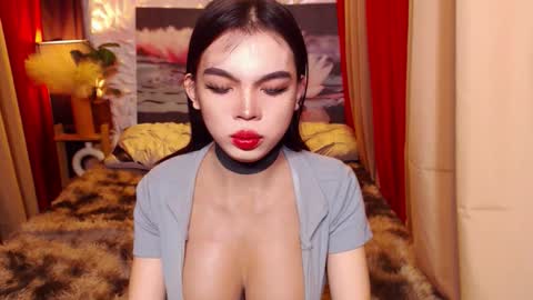 twinktransshanel online show from November 12, 5:41 am