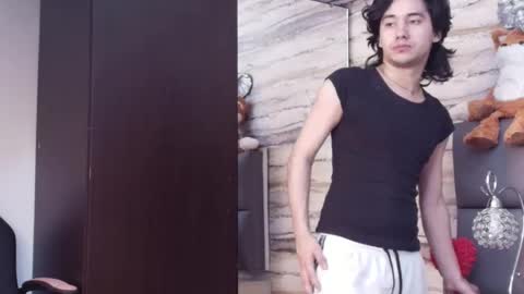 Snapshot of twinslovers_ chatting on June 2, 3:52 am twinslovers_ online show from June 2, 3:52 am