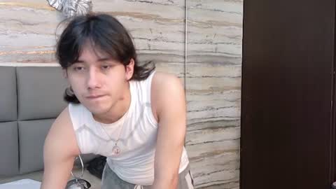 Snapshot of twinslovers_ chatting on June 14, 4:14 am twinslovers_ online show from June 14, 4:14 am
