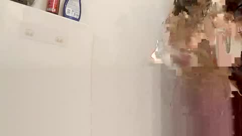 twistedlilpunk online show from December 5, 6:32 am