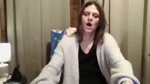 Snapshot of twizzler_twizzle chatting on March 6, 4:53 am twizzler_twizzle online show from March 6, 4:53 am