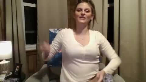 Snapshot of twizzler_twizzle chatting on March 12, 2:50 am twizzler_twizzle online show from March 12, 2:50 am