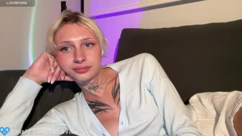 Molly and Nick online show from June 18, 5:39 pm
