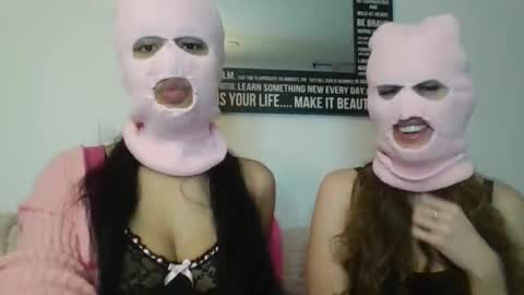 two girls one cam online show from March 9, 1:53 am