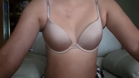 Snapshot of twolovers23 chatting on June 4, 10:38 pm TwoLovers23 online show from June 4, 10:38 pm