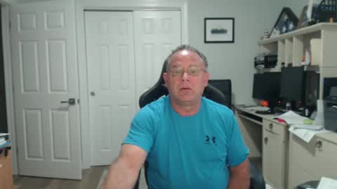 Twopeopleinlove online show from October 1, 10:10 am