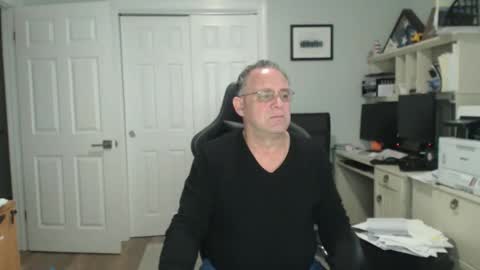 Twopeopleinlove online show from January 6, 11:36 am