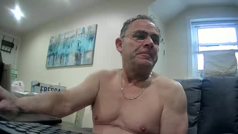 Snapshot of twopeopleinlove chatting on January 18, 1:59 pm Twopeopleinlove online show from January 18, 1:59 pm