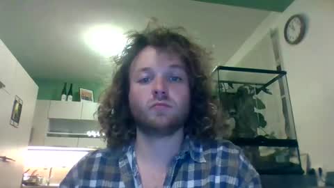 Snapshot of tworoardsdiverge chatting on November 26, 10:55 pm tworoardsdiverge online show from November 26, 10:55 pm