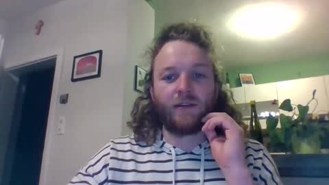 Snapshot of tworoardsdiverge chatting on March 4, 9:10 pm tworoardsdiverge online show from March 4, 9:10 pm