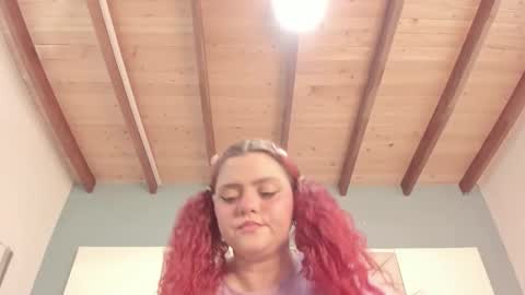 Snapshot of twwiiggy19 chatting on November 21, 8:51 pm Twiggy online show from November 21, 8:51 pm