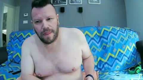 Snapshot of txan9876 chatting on September 14, 8:57 am Txan Chan online show from September 14, 8:57 am