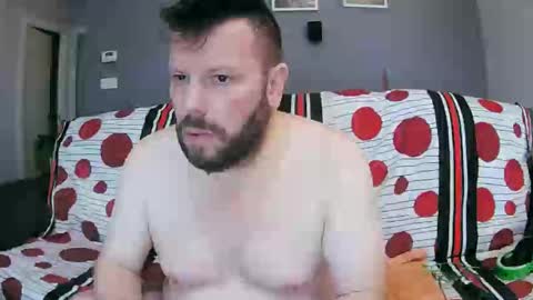 Snapshot of txan9876 chatting on November 6, 8:15 am Txan Chan online show from November 6, 8:15 am