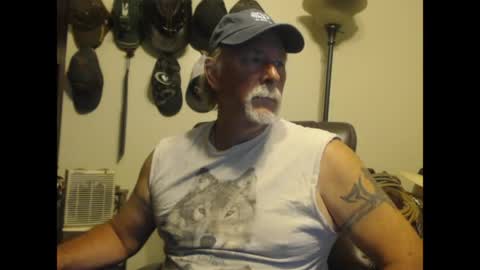 Snapshot of txlobo60 chatting on April 27, 11:58 pm txlobo60 online show from April 27, 11:58 pm