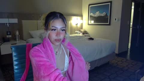 Snapshot of txstripper chatting on January 5, 4:47 am TheStripperAndTheRoughneck online show from January 5, 4:47 am