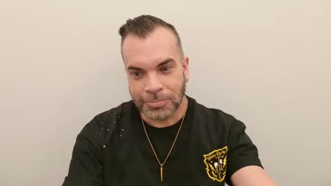 Snapshot of ty_lerdavid chatting on November 6, 11:15 pm TylerDavid online show from November 6, 11:15 pm