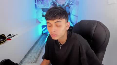 Snapshot of tyger_boy chatting on June 10, 3:18 am Tyger Boy online show from June 10, 3:18 am