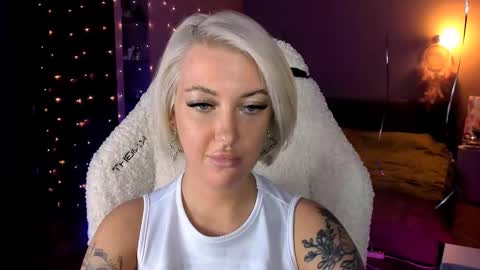 Miley online show from December 7, 4:58 pm