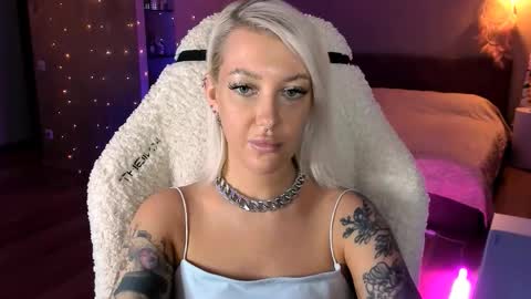 Miley online show from November 29, 11:02 am