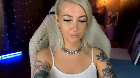 Miley online show from March 11, 1:28 pm