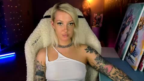 Miley online show from April 20, 2:09 pm