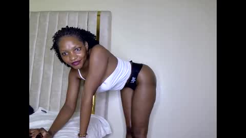 tyla_cerry online show from September 18, 2:30 pm