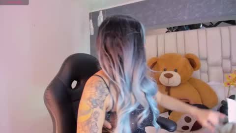 Snapshot of tyla_demon chatting on February 26, 3:10 am TYLA online show from February 26, 3:10 am