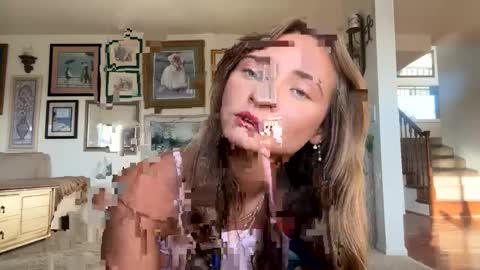 tylababyy online show from September 20, 12:44 am