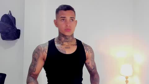 Snapshot of tyler_bell_ chatting on July 7, 3:31 am tyler_bell_ online show from July 7, 3:31 am