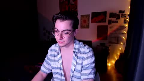 Snapshot of tyler_bergg chatting on April 29, 10:16 pm tyler berg online show from April 29, 10:16 pm