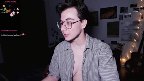 Snapshot of tyler_bergg chatting on June 8, 6:30 pm tyler berg online show from June 8, 6:30 pm