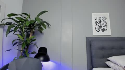 Tyler Fox online show from April 9, 8:14 pm