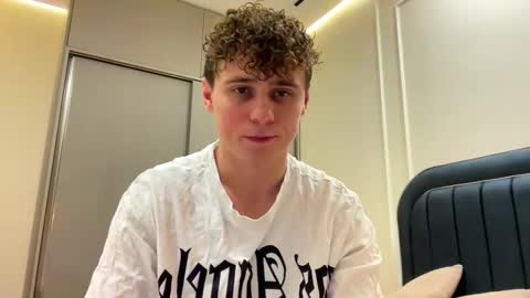 tyler_garrner online show from February 8, 5:27 pm