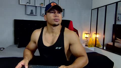 tyler_hank1 online show from January 7, 11:16 am