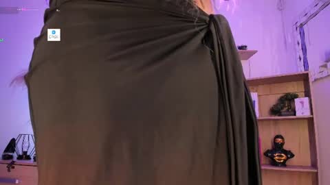 Snapshot of tylla__ chatting on June 14, 5:20 am tylla__ online show from June 14, 5:20 am