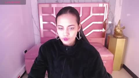 Snapshot of tyna_ch chatting on December 6, 10:38 am TYNA online show from December 6, 10:38 am