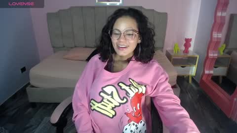 Snapshot of tyna_ch chatting on December 20, 1:47 am TYNA online show from December 20, 1:47 am