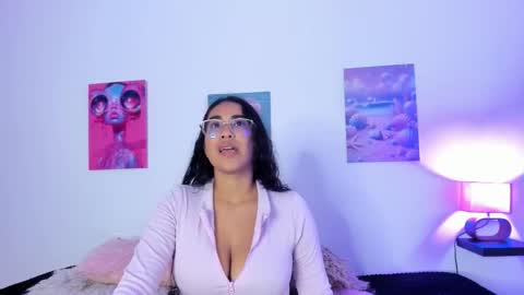 Snapshot of tyra_banksi chatting on October 16, 2:56 am tyra online show from October 16, 2:56 am