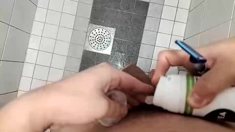 Snapshot of tyrael699 chatting on December 15, 9:35 am Emil online show from December 15, 9:35 am