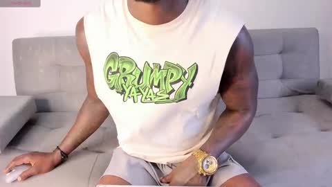 Snapshot of tyron_rulers chatting on February 26, 10:53 pm Dvid Rullers online show from February 26, 10:53 pm