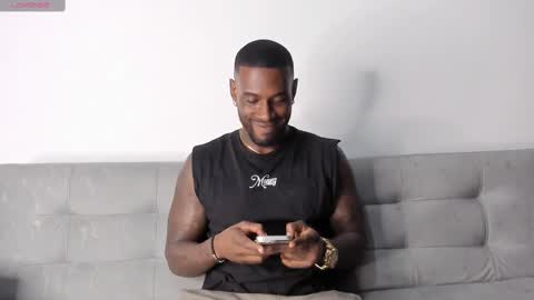 Snapshot of tyron_rulers chatting on March 7, 1:42 am Dvid Rullers online show from March 7, 1:42 am