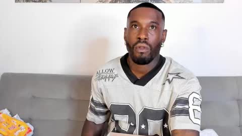 Snapshot of tyron_rulers chatting on November 3, 2:02 am Dvid Rullers online show from November 3, 2:02 am