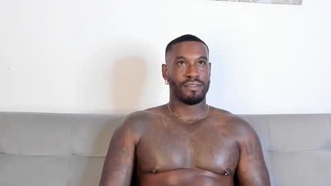 Snapshot of tyron_rulers chatting on November 3, 11:04 pm Dvid Rullers online show from November 3, 11:04 pm